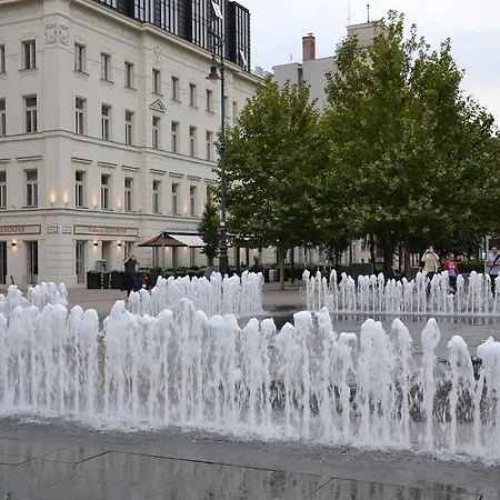 Szabadsag Ter * Budapesta