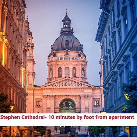 Szabadsag Ter Budapesta