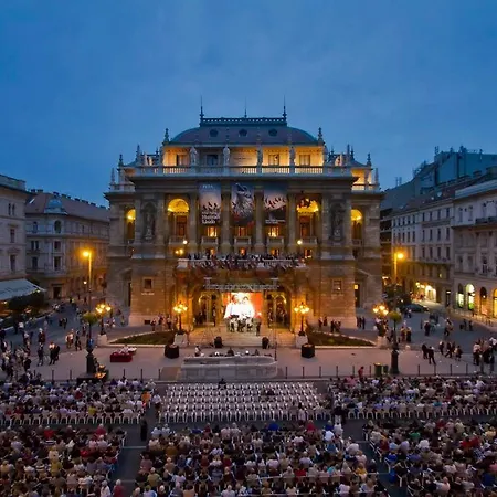 Szabadság Tér