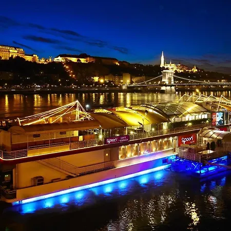 아파트 Szabadsag Ter