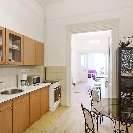 Szabadsag Ter * 부다페스트